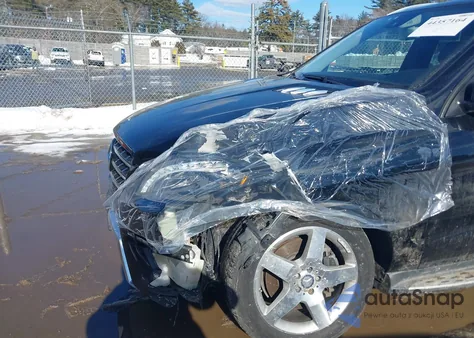 2015 Mercedes-Benz Ml 400 4Matic z USA, uszkodzony, nr VIN 4JGDA5GBXFA545124